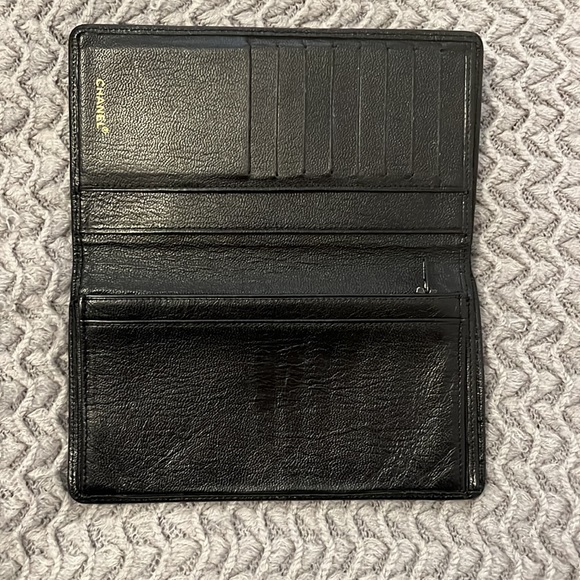 Authentic Chanel leather wallet - Picture 2 of 7